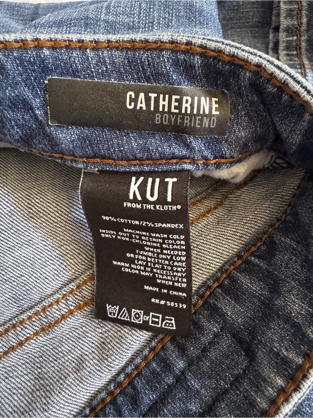 Kut from the Kloth Catherine Boyfriend Jeans - Blue Wash